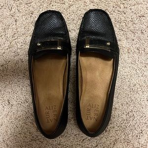 Used Naturalizer shoes faux lizard black gold buckle excellent condition sz 8